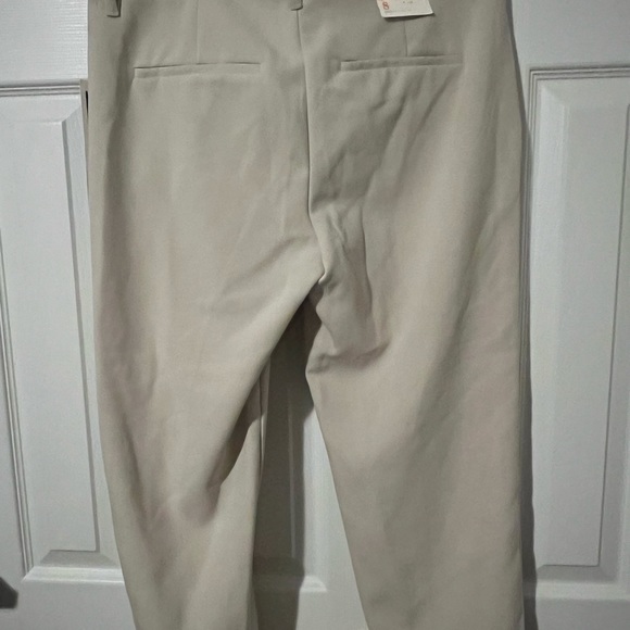 Old navy khakis - Picture 5 of 5